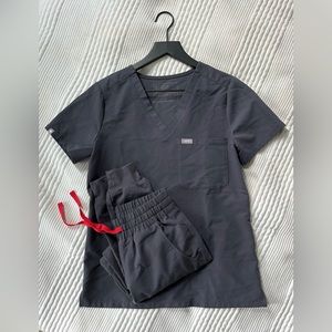 NWOT - Figs charcoal grey scrubs set - top & bottom